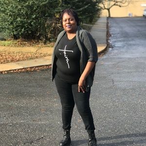 Meet your Posher, Akiba